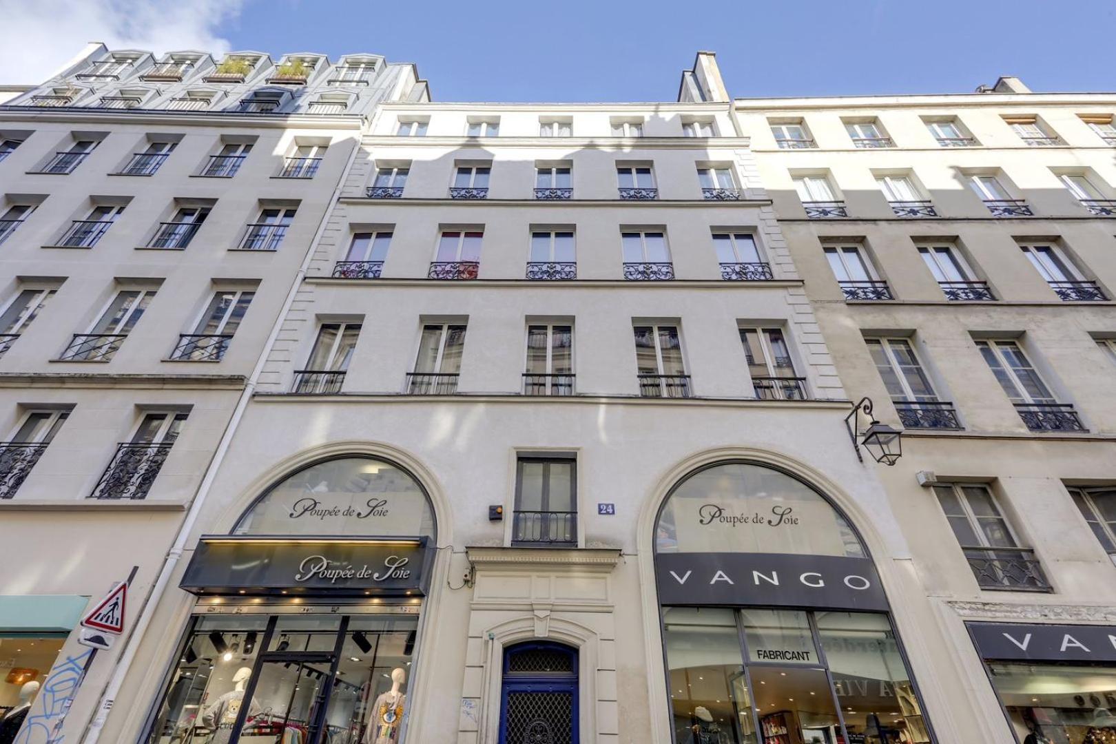129 Haim - Superbe A Paris. Paris